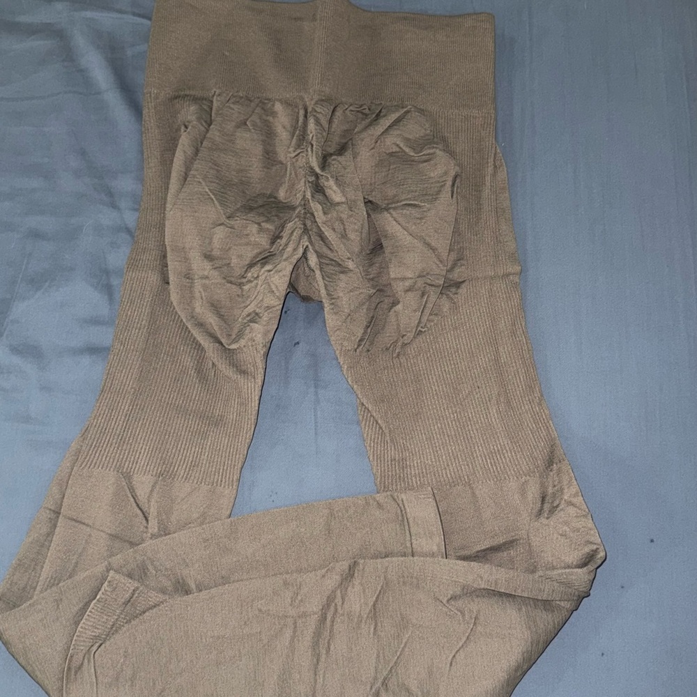 Lazuli, scrunch, butt leggings, like new and size medium